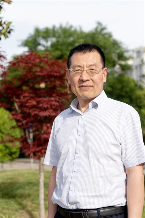 李宏飞 博士-数学与统计学院