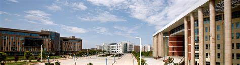 大气开放的校园-江西应用科技学院