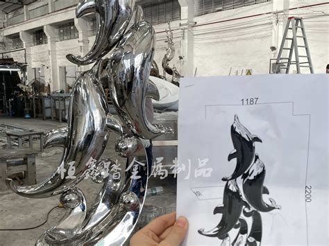 抽象不锈钢水景海豚雕塑-方圳雕塑厂