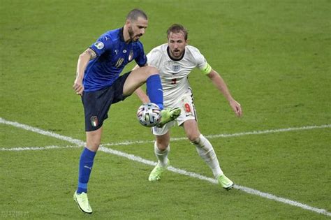 90分钟-英格兰1-1意大利将踢加时赛 卢克肖2分钟破门 博努奇扳平