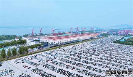 芜湖造船厂12500吨级首制船下水 - 在建新船 - 国际船舶网