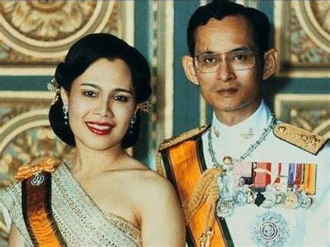 泰国“将军”王后册封不足3月 女少将获封“贵妃”_国际新闻_环球网