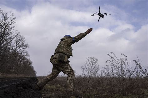 这不是玩具：澳“纸板无人机”投入乌克兰战场_手机新浪网