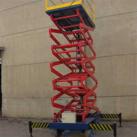 自行履带式升降机 高空作业平台 果园大棚用移动式升降作业平台-阿里巴巴