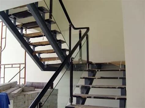[钢架钢板楼梯工厂]钢结构旋转楼梯的制作方法 - 行业新闻 - 成都均布楼梯厂