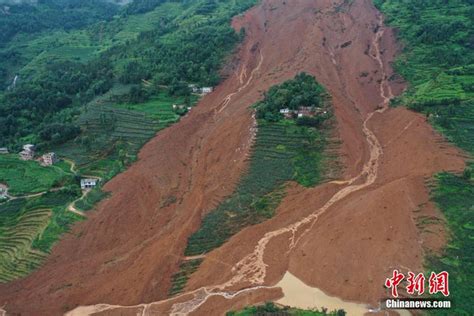 贵州滑坡现场仍下雨 事发时1公里外村民以为地震(含视频)_手机新浪网