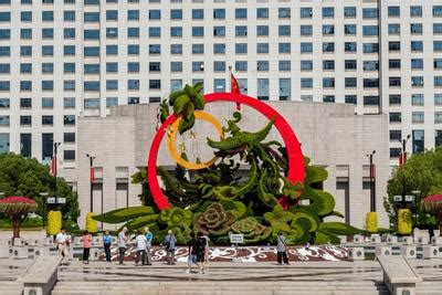 上海人民广场装饰一新 花团锦簇喜迎国庆-人民图片网