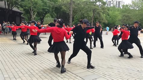 广场舞水兵舞十送红军，经典原创舞蹈教学_腾讯视频