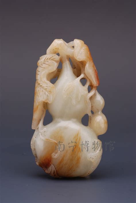 清青白玉留皮葫芦形挂件 - 玉器 - 南宁博物馆