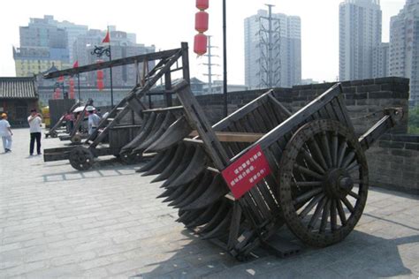同款战车比西方晚了700年？从文物角度谈中国战车的起源|战车|乌拉尔|双轮_新浪新闻