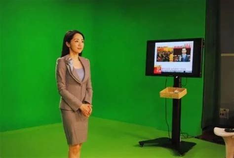 中播网 —— 《天气预报》主持人杨丹集才华美貌于一身，今47岁堪称冻龄女神！