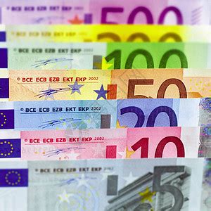 夹着的欧元纸钞高清图片下载-正版图片501465502-摄图网