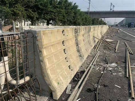 防撞墙塑料模板 - 云南汉龙达实业有限公司