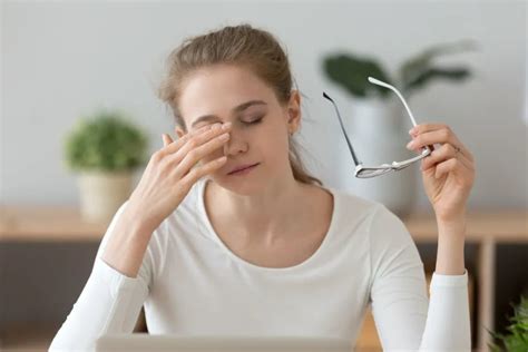 经常用电脑超级伤眼睛，如何使用软件，自动调整屏幕色温保护眼睛 - 知乎