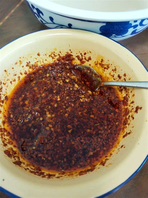 【辣椒油的做法步骤图，辣椒油怎么做好吃】痕有一手_下厨房