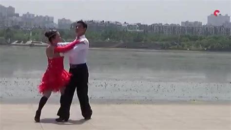 交谊舞《慢四步》十种舞步教学视频_腾讯视频