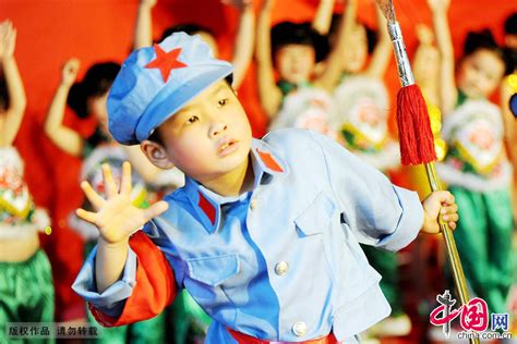 矿山娃的“红色”儿童节[组图] _图片中心_中国网