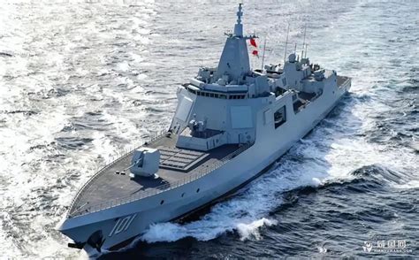 万吨大驱咸阳舰入列！中国海军已有8艘055型驱逐舰官宣服役_腾讯视频