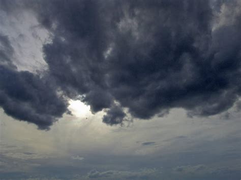 暴雨中的天空高清图片下载-正版图片600575408-摄图网