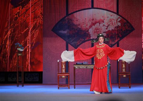 经典传统黄梅戏《女驸马》宜昌演绎“驸马情”|女驸马|黄梅戏_新浪新闻