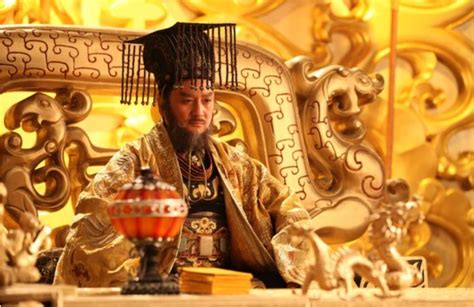 清朝最悲催的皇帝，一生经历多次谋杀，最后死于非命