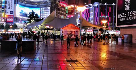 欧阳川摄影作品 夜晚的城市广场 二幅
