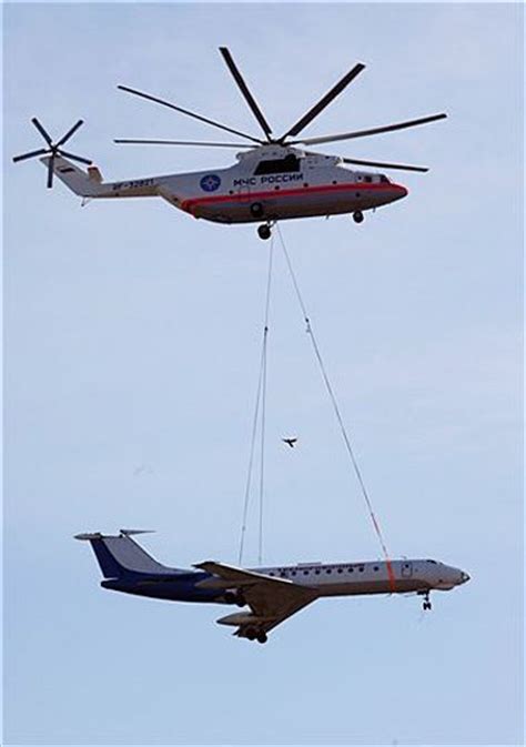 俄罗斯直升机轻松吊起重达29吨的运输机--科技--人民网