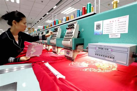 江苏大生集团“数字化纺纱车间”引领中国纺织智能制造-人民图片网