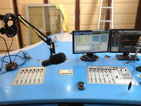 收音机(收听广播音频信号的一种设备)_360百科