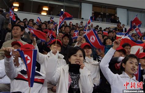 纯天然的就是好！朝鲜美女拉拉队员惊艳韩国上下_新浪图片