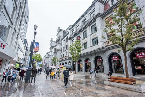 武汉江汉路有“天下第一步行街”的美誉，中国最长的步行街|钟楼|步行街|江汉路_新浪新闻