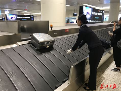 中国首款自助行李托运系统天津投入试运行 【3】--图片频道--人民网