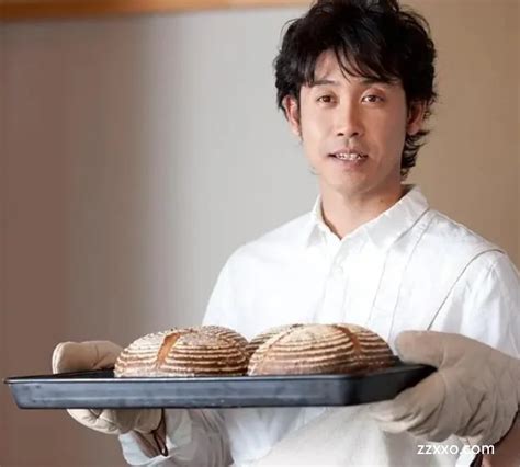 《幸福的面包》剧照，这是从东京跑到北海道开店的日本人。|ZZXXO