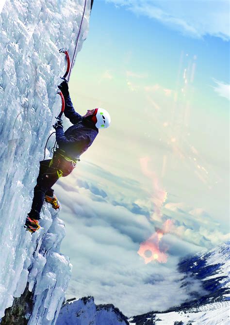 创意登山顶峰云海背景背景图片素材免费下载_熊猫办公