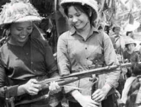 中越战争，我军俘虏19岁越南女兵，她说了11个字，被一枪击毙