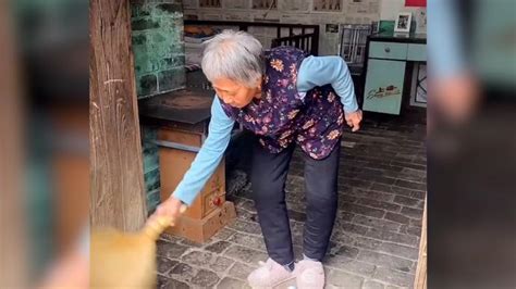 78岁奶奶坚持每天收拾房间，网友：整洁与房子新旧无关_@所有人_澎湃新闻-The Paper