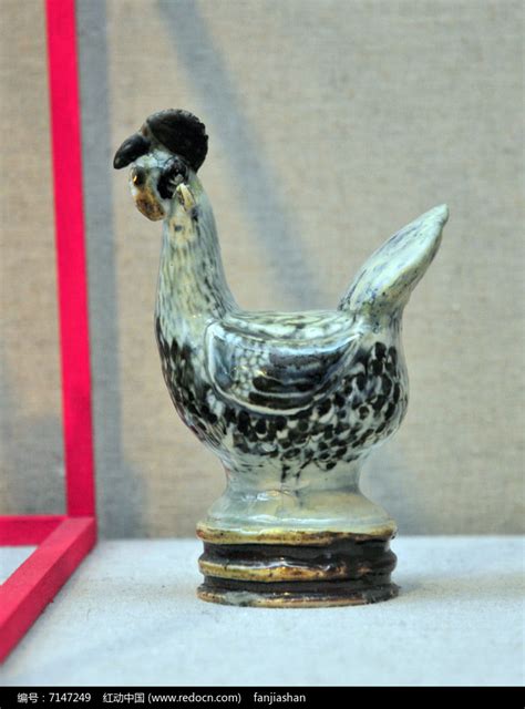 特价陶瓷鸡摆件大红公鸡摆设风水摆件家居装饰品生肖鸡工艺品摆件-阿里巴巴