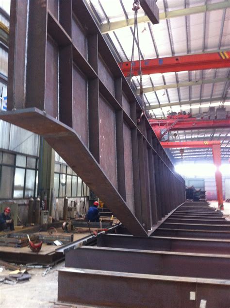 钢构公司顺利完成45米超长吊车梁的制作与吊装-浙江久立钢构工程有限公司中文官网