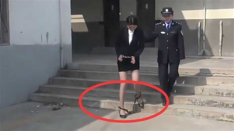 郭美美受审为何被戴上“脚镣”？(图)_凤凰娱乐