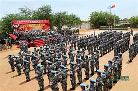 联合国向中国赴马里维和部队授予和平荣誉勋章 观海丨新边疆