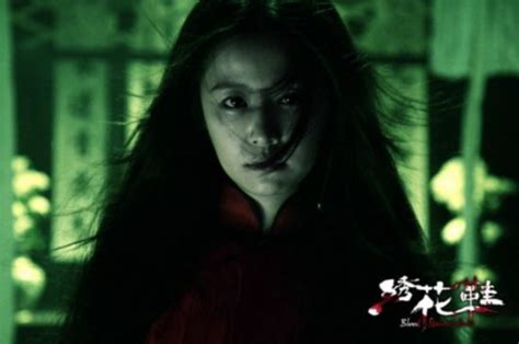 恐怖片：树林里惊现红衣女鬼，只要喊她的名字，就会被强行附身！