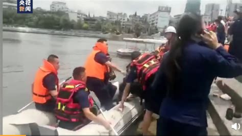 最新！贵州公交坠湖已搜救出36人，其中21人遇难