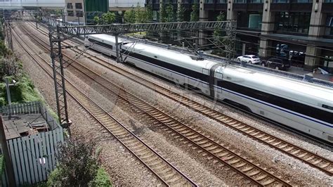 中国造高速动车组首次在雅万高铁线路上亮相__财经头条