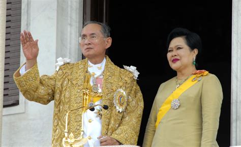 诗妮娜怎么认识泰国国王的 平民出身抓住天赐改变命运的机会_即时尚