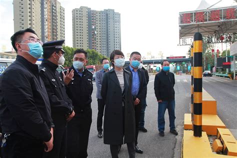 邓志蓉调研督导交通卡口和农贸市场疫情防控工作 - 晋城市人民政府