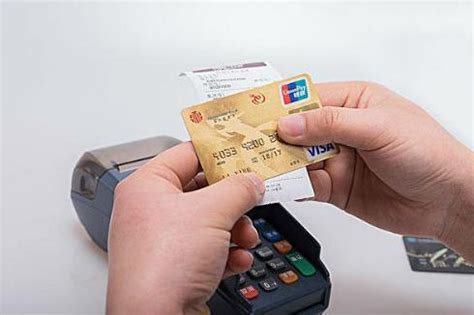 你的信用卡在国外也能用吗？和国内有何区别？