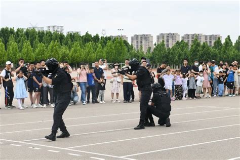 济南交警推出微电影《我是警察》致敬首个人民警察节_凤凰网视频_凤凰网