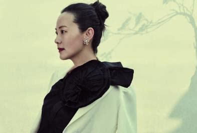 咏梅：女演员的另一种华丽的可能 她捧起了最佳女主角的奖杯_内地_中国小康网