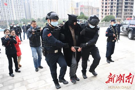 潜逃32年的命案逃犯被抓获 - 湘政轮播图 - 新湖南