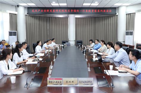 凤凰网等媒体报道外国语学院为黄陂文旅国际化提供志愿服务